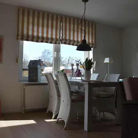 Schoenes-wohnen-am-suedstrand-fewo-1