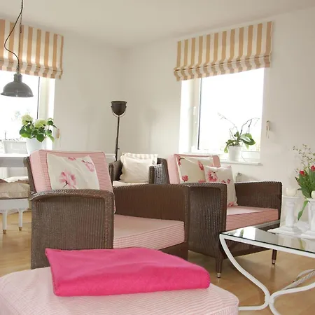 Schoenes-wohnen-am-suedstrand-fewo-1 *