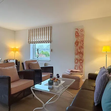 Schoenes-wohnen-am-suedstrand-fewo-1 Apartamento