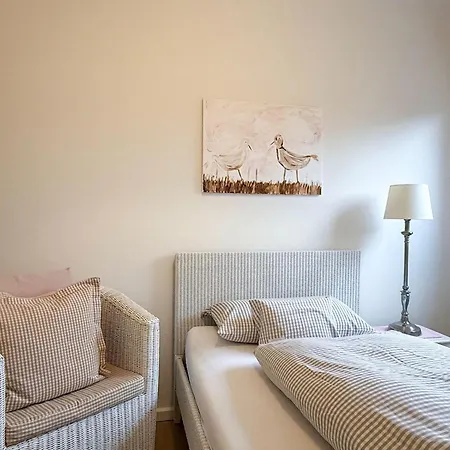 Apartment Schönes Wohnen Am Südstrand 1 *